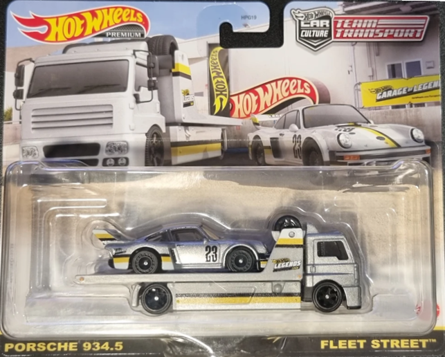 Walmart Legends Tour Exclusive: Porsche 934.5 & Fleet Street